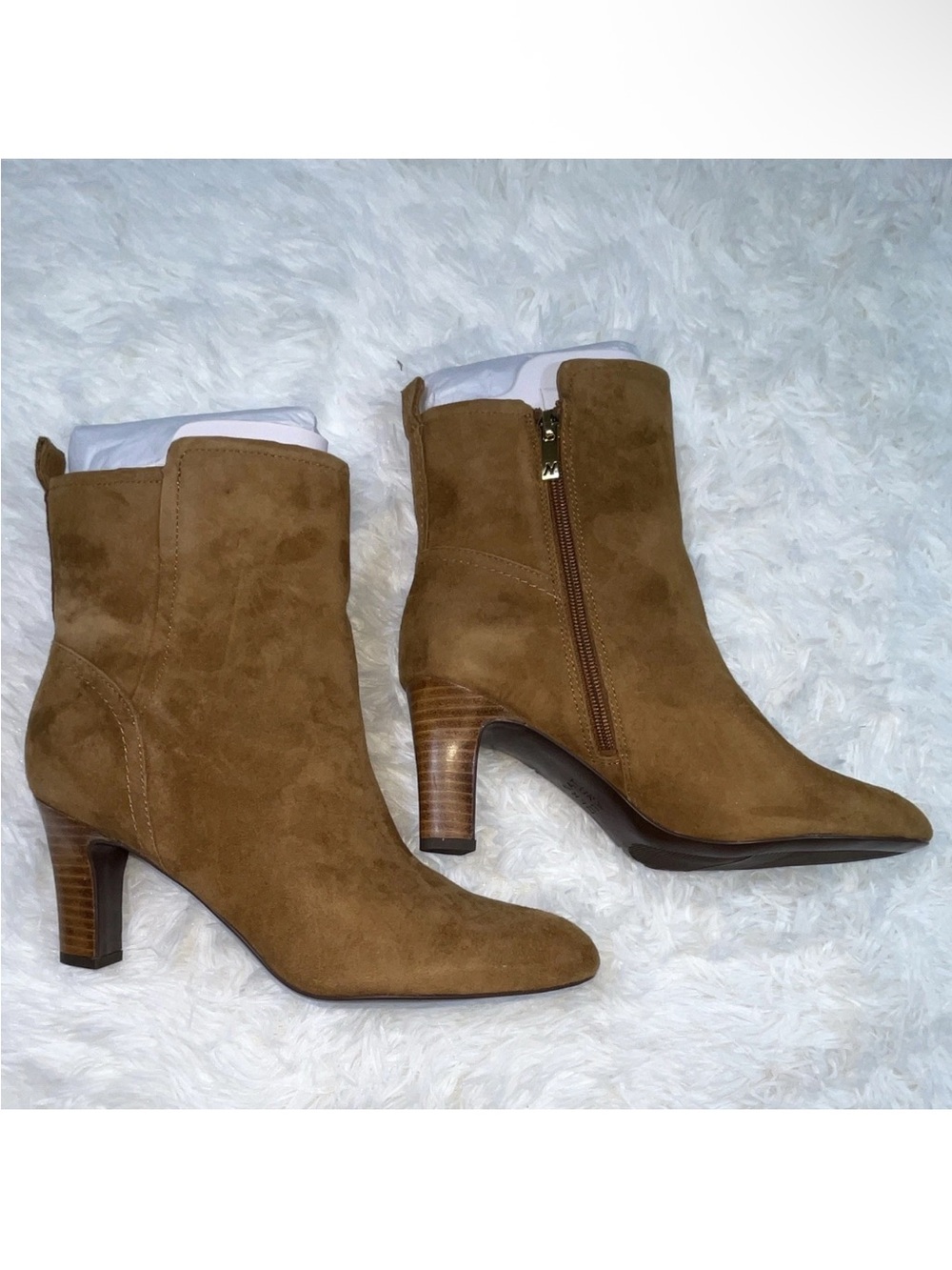 Naturalizer YOYO Dark chestnut Suede Ankle Booties with Stacked Heel size 91/2